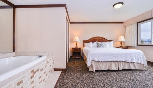 Suite, 1 cama de matrimonio grande, bañera de hidromasaje, vistas al lago