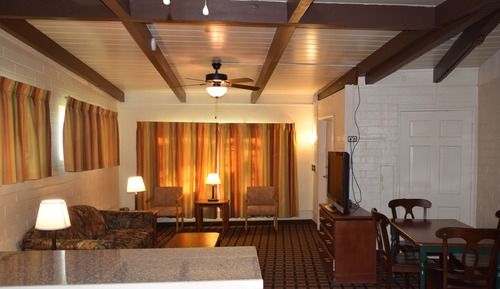 Apartamento clásico, 1 cama de matrimonio con sofá cama, patio, vistas a la montaña