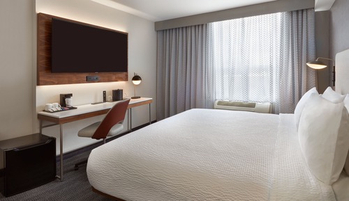 Habitación, 1 cama de matrimonio grande, vistas a la ciudad