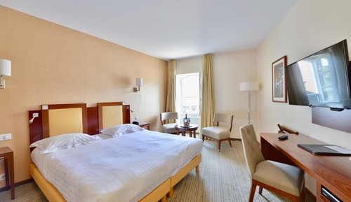 Suite junior, 1 cama de matrimonio grande, no fumadores (Larger Room)