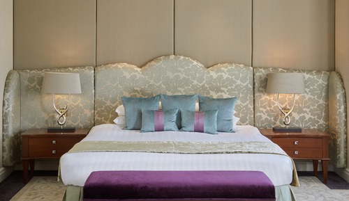 Suite (Landmark)