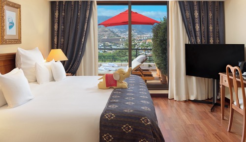 Suite (Queen Sirikit of Thailand)
