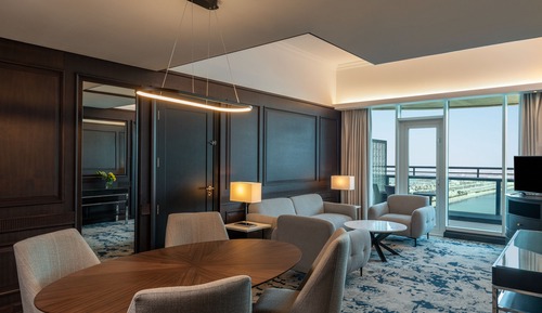 Deluxe Suite Sea View, Club lounge access, 1 King, Balcony