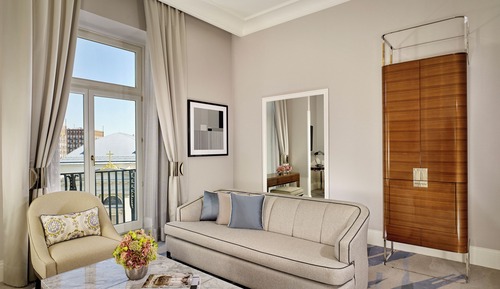 Club Suite including Club Lounge access