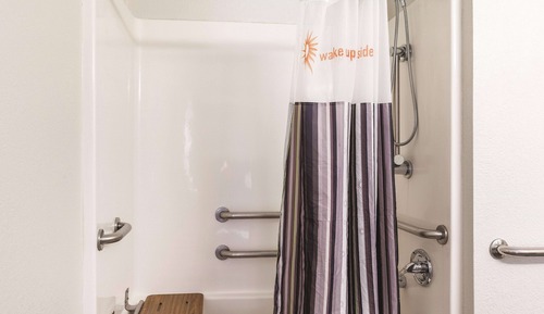 Habitación, 2 camas dobles, no fumadores (Mobility,Hearing,Tub w/Grab Bars)