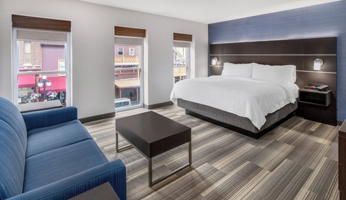 Habitación estándar, 1 cama de matrimonio grande con sofá cama (Accessible Tub)