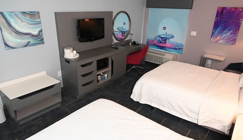 Habitación, 2 camas de matrimonio, accesible para personas con discapacidad, bañera