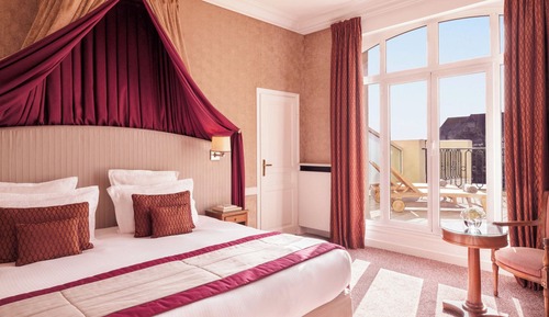 Habitación Deluxe, 1 cama de matrimonio grande, vistas a la ciudad