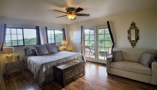 Habitación Premium doble, 1 cama de matrimonio grande con sofá cama, balcón, vistas al río