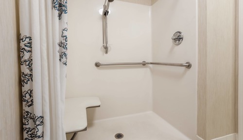 Suite, 2 habitaciones, no fumadores (Mobility Accessible, Roll-In Shower)