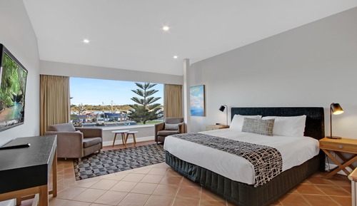 Suite, bañera de hidromasaje, vistas al lago