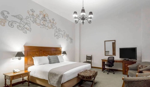 Suite, 1 cama de matrimonio grande, no fumadores (Colonial)