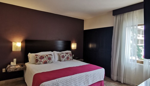 1 Bedroom Luxury Suite 