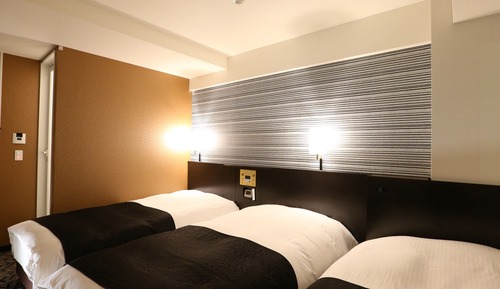 Habitación triple, fumadores (East Wing, see hotel policy for child)
