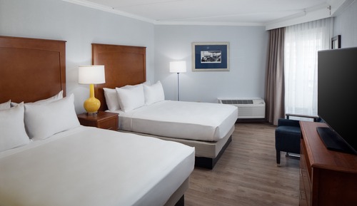 Deluxe 2 Queen Bedded Room, Side Balcony