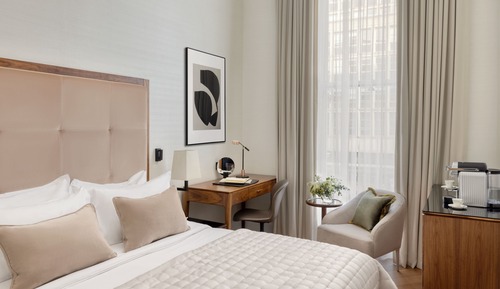 Deluxe Queen room