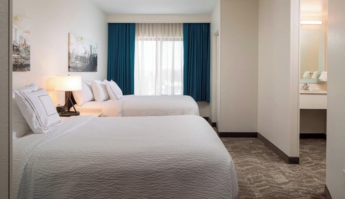 Suite, 2 camas dobles (Mobility/Hearing Accessible, Tub)