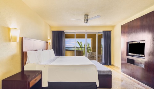 Honeymoon Suite