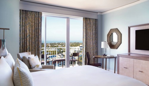 Suite Club, 1 cama de matrimonio grande con sofá cama, frente al mar