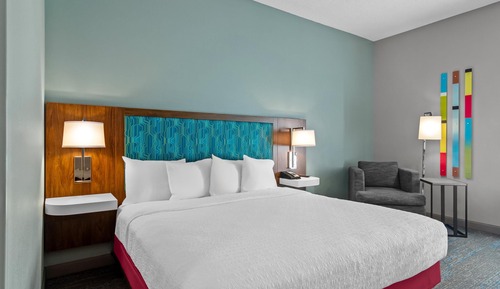 Habitación, 1 cama de matrimonio grande, bañera (Mobility & Hearing)
