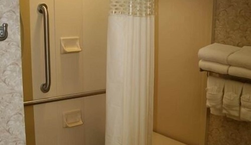 Habitación, 1 cama de matrimonio grande, accesible para personas con discapacidad (Roll In Shower)
