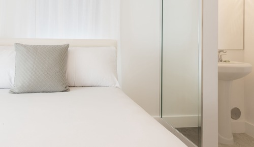 Deluxe Villa Room 1 King Bed