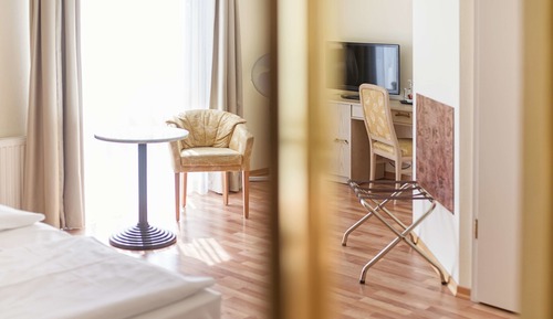Habitación estándar, 1 cama doble, bañera (17SQM, Free WiFi)