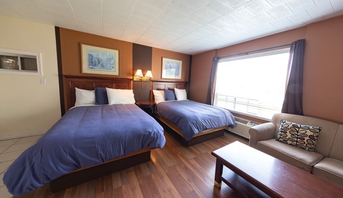 Habitación familiar, varias camas, baño privado