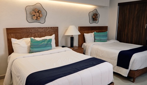 Suite junior, vistas parciales al mar