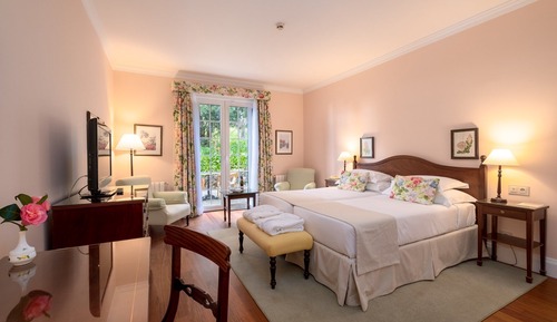 Habitación con 1 cama doble o 2 individuales, vistas al campo de golf
