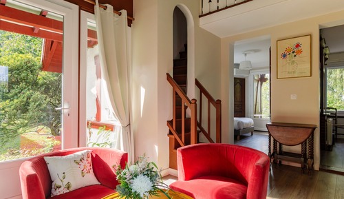 Habitación, varias camas, vistas al parque