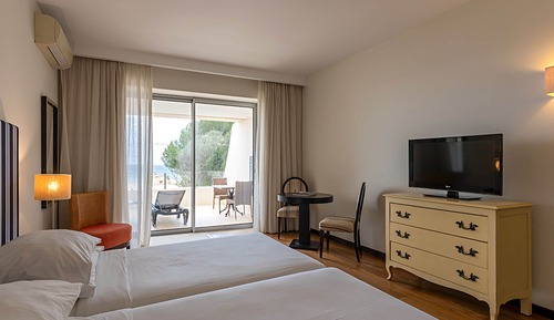 Estudio, vistas al mar (Cliff)