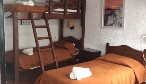 Habitación triple económica (Semi-Basement)