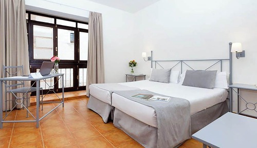 Habitación clásica con 2 camas individuales