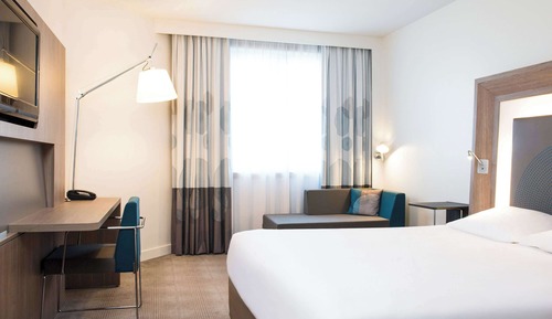 Habitación familiar (Standard 1 double bed and 2 sofa beds)
