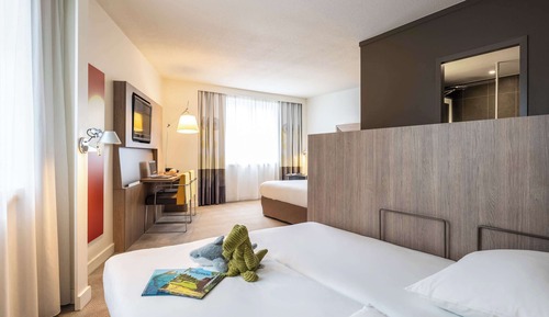 Habitación familiar (Superior 1 double bed and 2 sofa beds)
