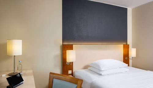 Habitación (Essential Room with Single Bed)