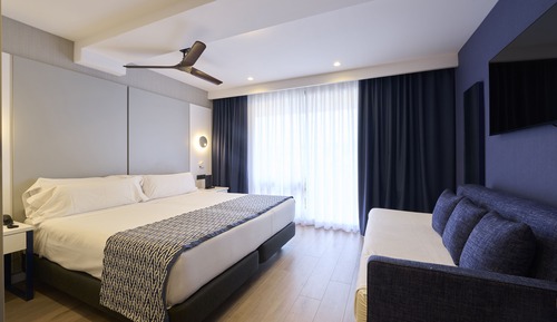 Habitación triple Premium (2 Adults + 1 Child)