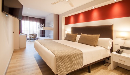 Habitación familiar (2 Adults + 2 Children)
