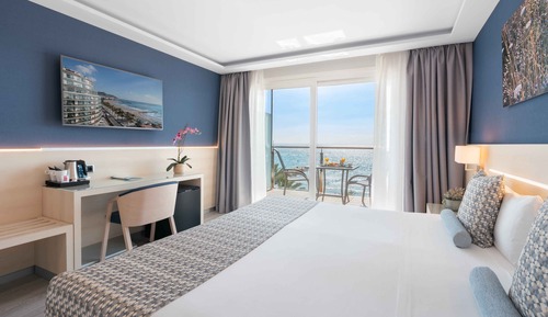 Habitación estándar con 1 cama doble o 2 individuales, terraza, vistas al mar