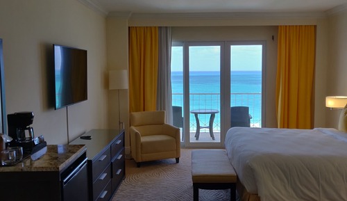 Ocean Front w/Balcony, 1 King Bed
