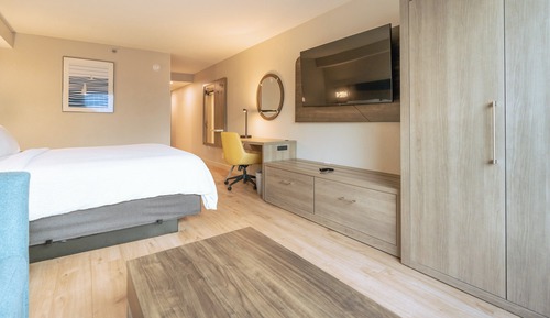 Suite, 1 cama de matrimonio grande con sofá cama, bañera (Rain Shower & Separate Tub)