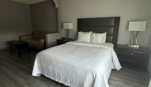 Estudio, 1 cama de matrimonio grande con sofá cama