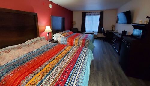 Suite, varias camas, no fumadores, frigorífico y microondas (2 Queen Bed Suite Pet Friendly)
