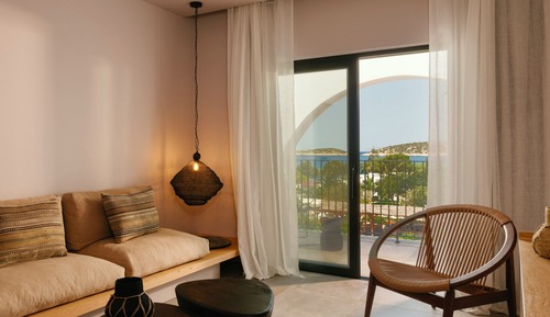 Seaview Suite - Main Building