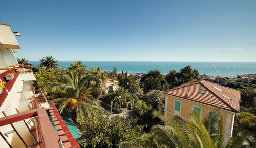 Habitación, balcón, vistas al mar (Suite Festival)