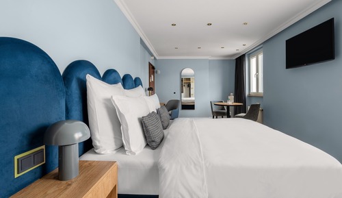 Large Studio, Kitchenette, Balcony