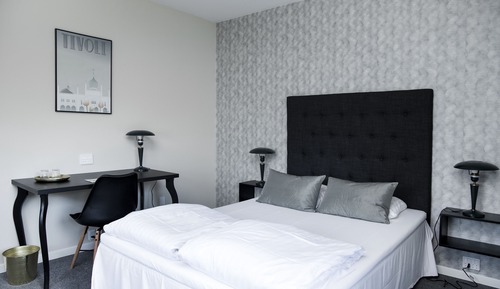 Queensize room - (140 cm bed) 