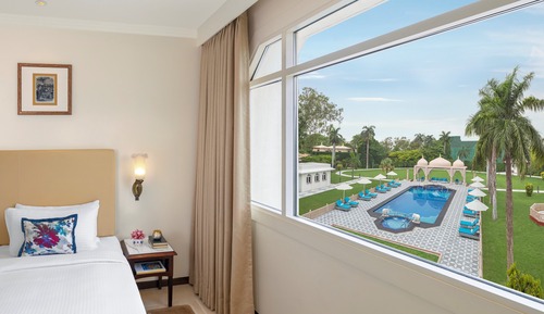 Habitación Deluxe, 1 cama de matrimonio grande, vistas a la piscina