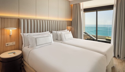 Suite (The Level Master Suite Adults Only)